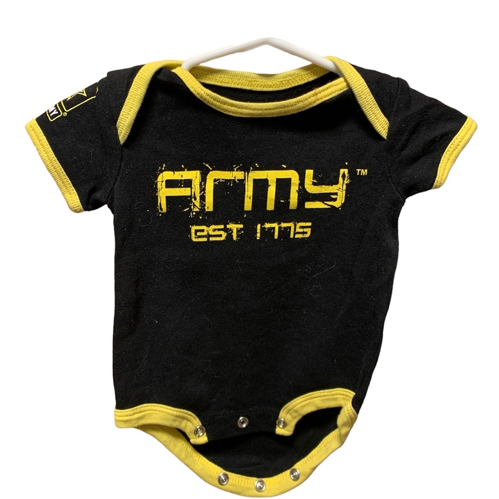 NWOT, never worn, ARMY onesie, 0-3 month